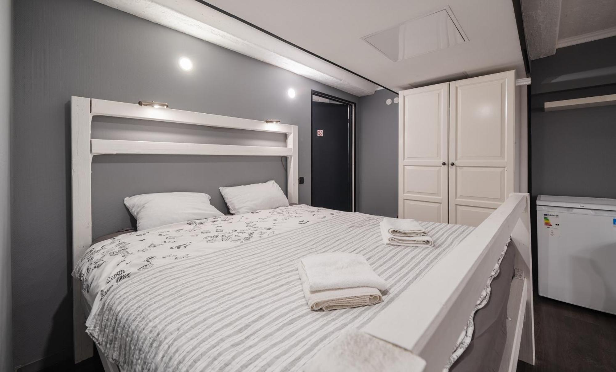 Islandijos Self Check-in Basement Appartement *